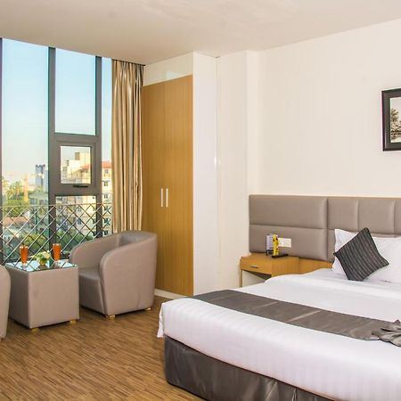 Botahtaung Hotel Янгон Экстерьер фото