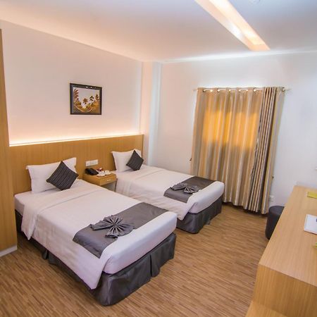 Botahtaung Hotel Янгон Экстерьер фото