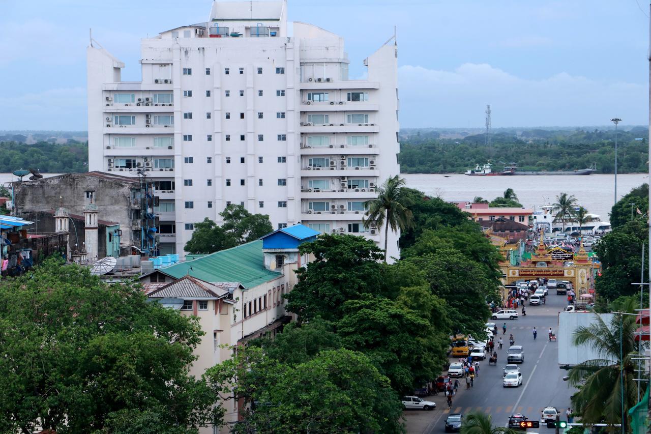Botahtaung Hotel Янгон Экстерьер фото