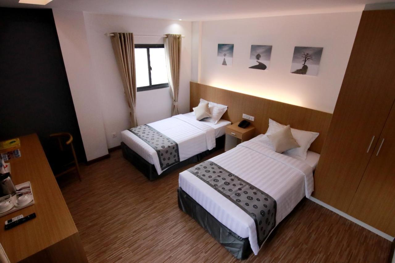 Botahtaung Hotel Янгон Экстерьер фото