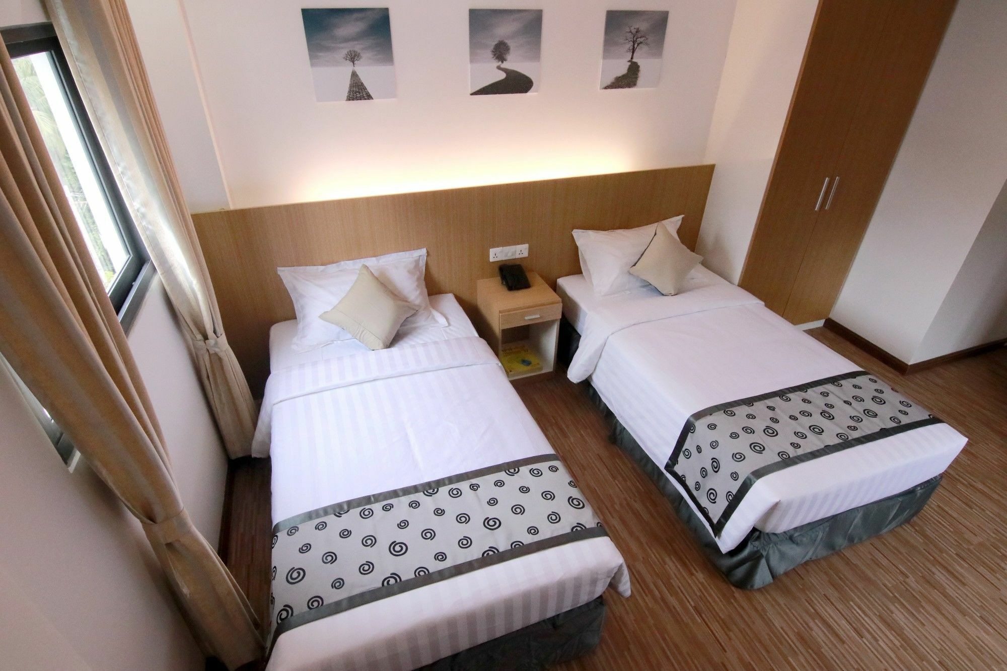 Botahtaung Hotel Янгон Экстерьер фото