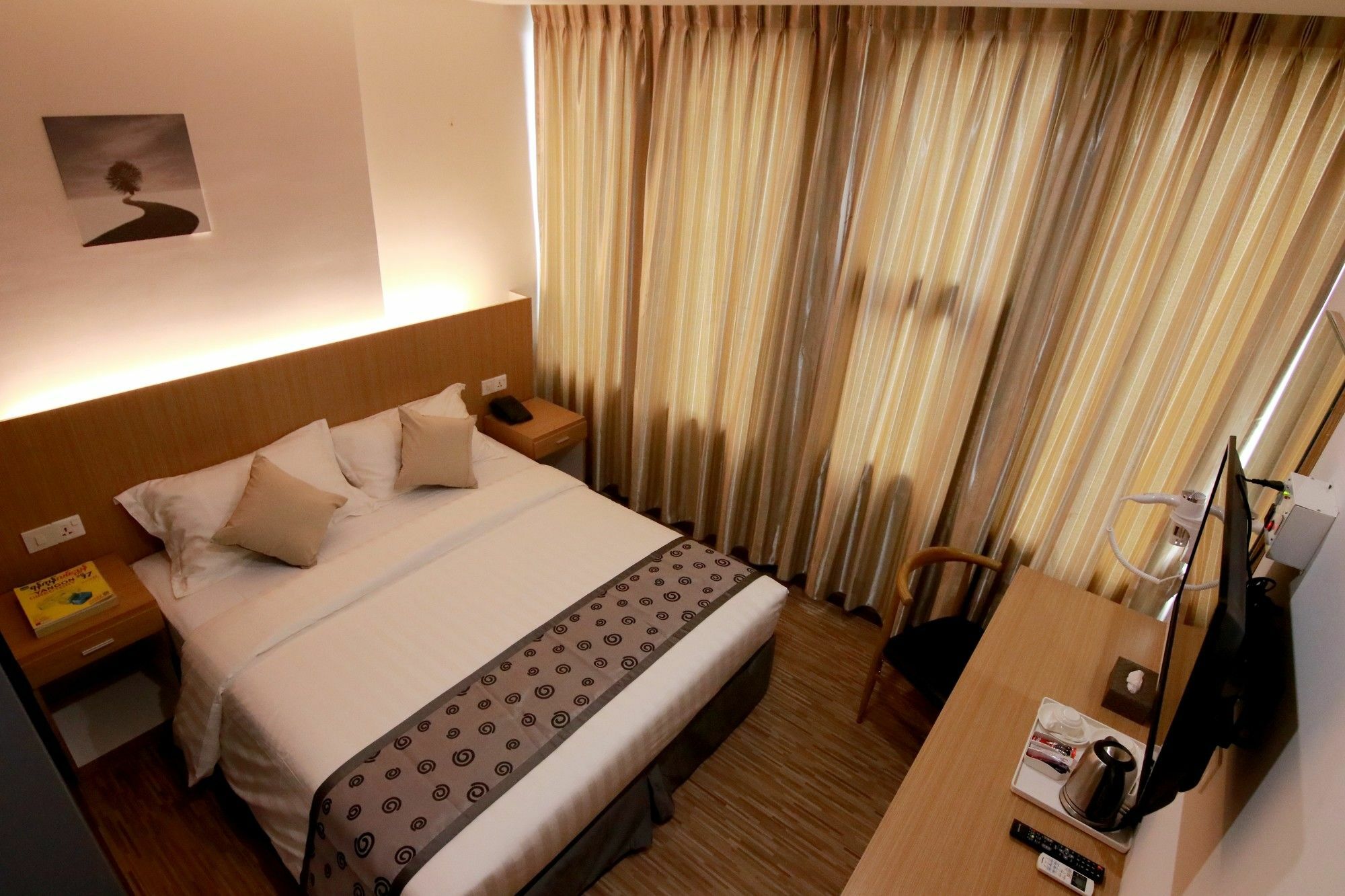Botahtaung Hotel Янгон Экстерьер фото