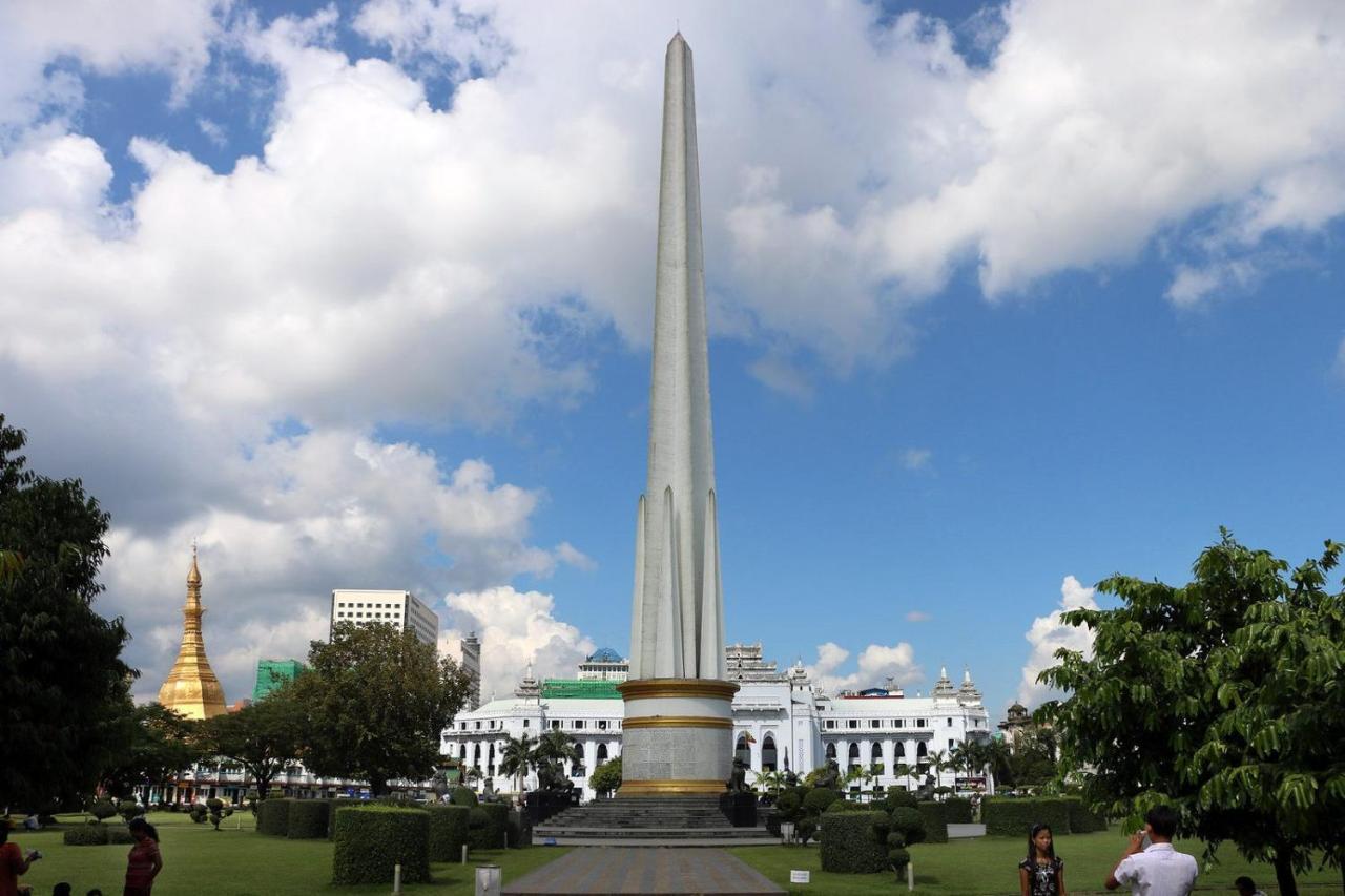 Botahtaung Hotel Янгон Экстерьер фото