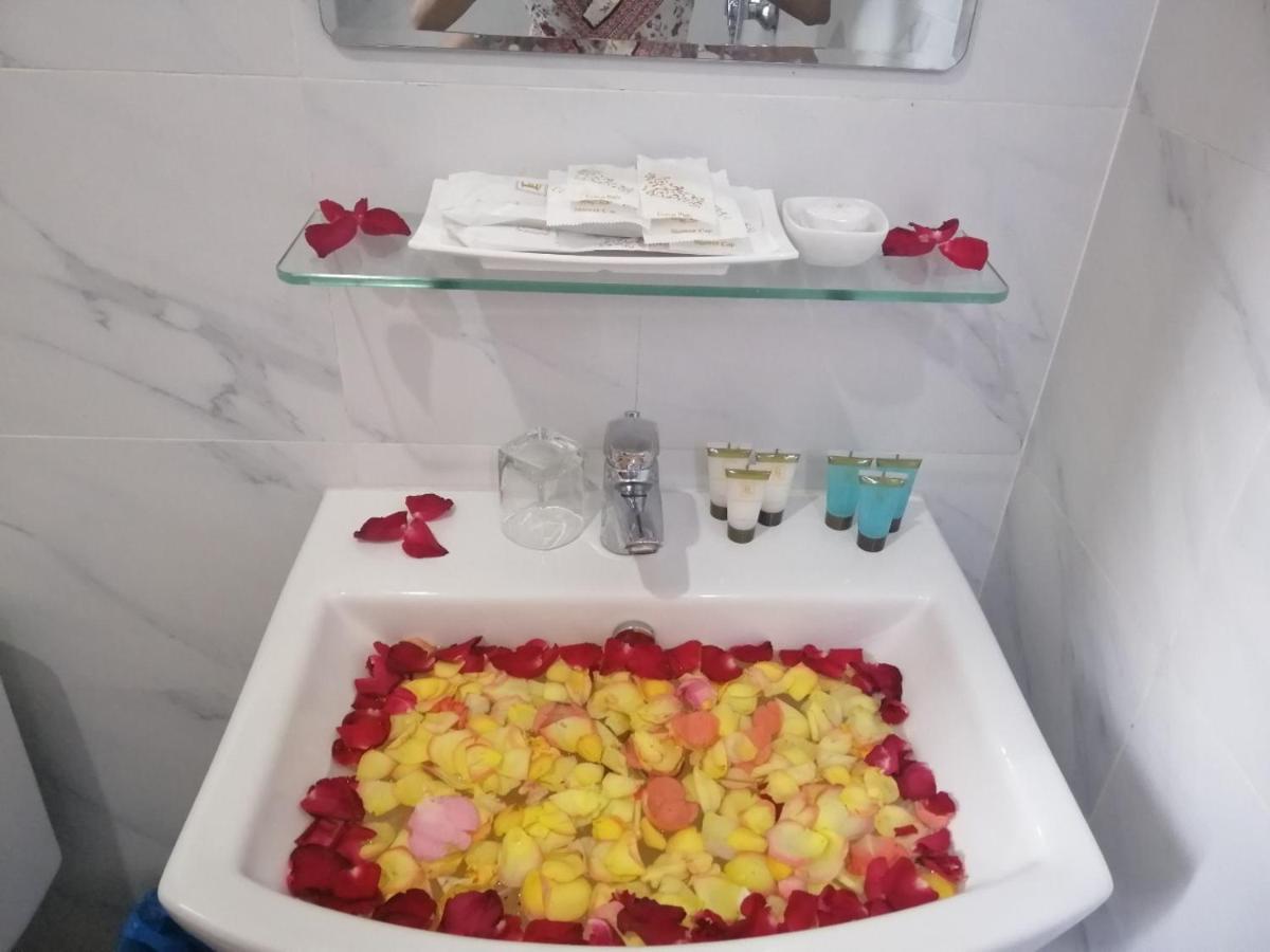 Botahtaung Hotel Янгон Экстерьер фото