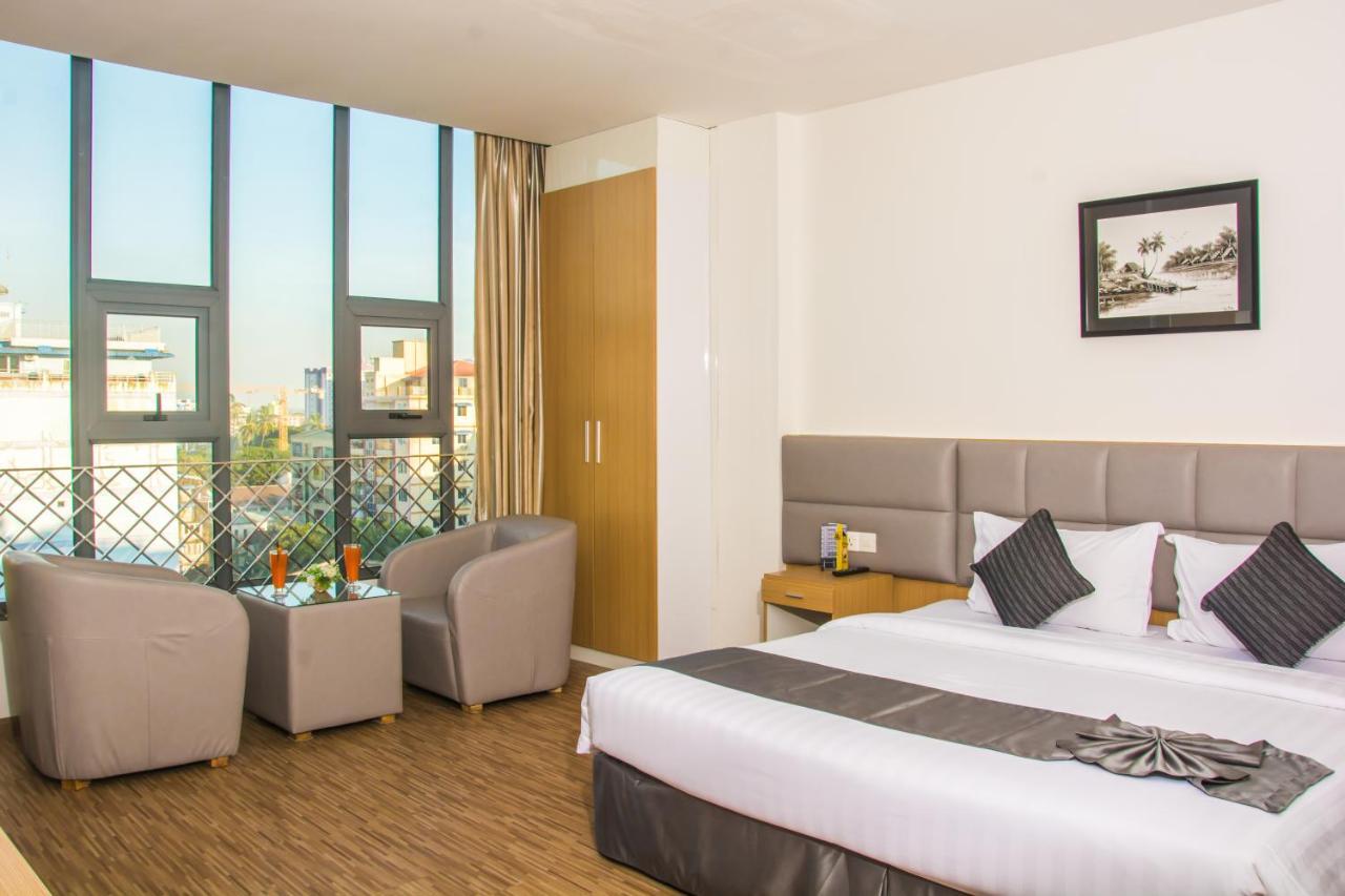 Botahtaung Hotel Янгон Экстерьер фото