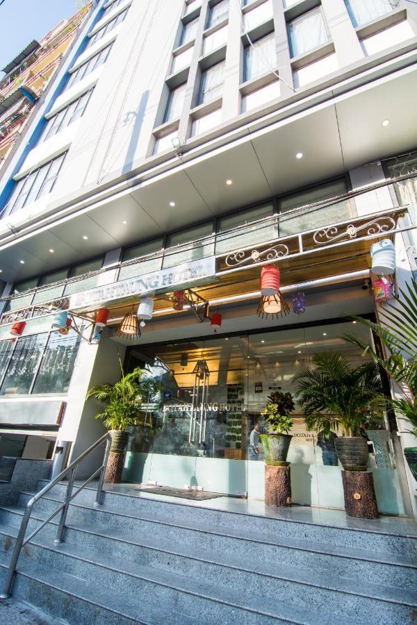 Botahtaung Hotel Янгон Экстерьер фото