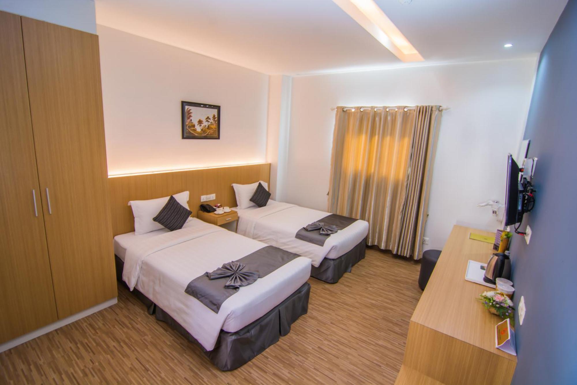 Botahtaung Hotel Янгон Экстерьер фото
