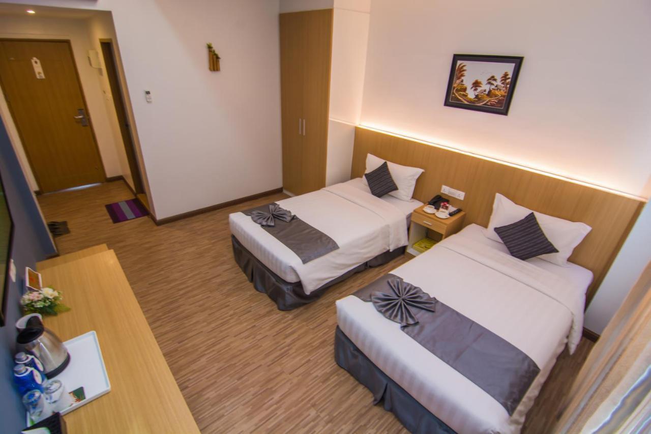 Botahtaung Hotel Янгон Экстерьер фото