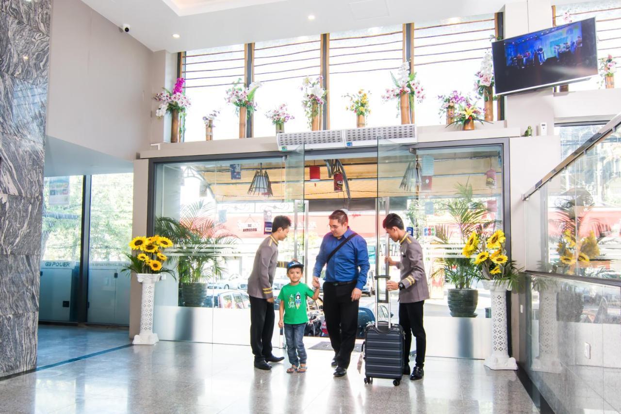 Botahtaung Hotel Янгон Экстерьер фото